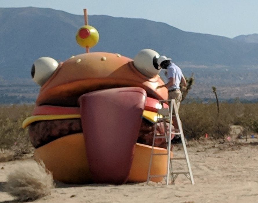 Mysterious Man Hands Out His Card At The Durrr Burger In California - durrr burger and explorer