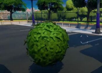 Stay within 20m of a player for 3 seconds while wearing a prop disguise